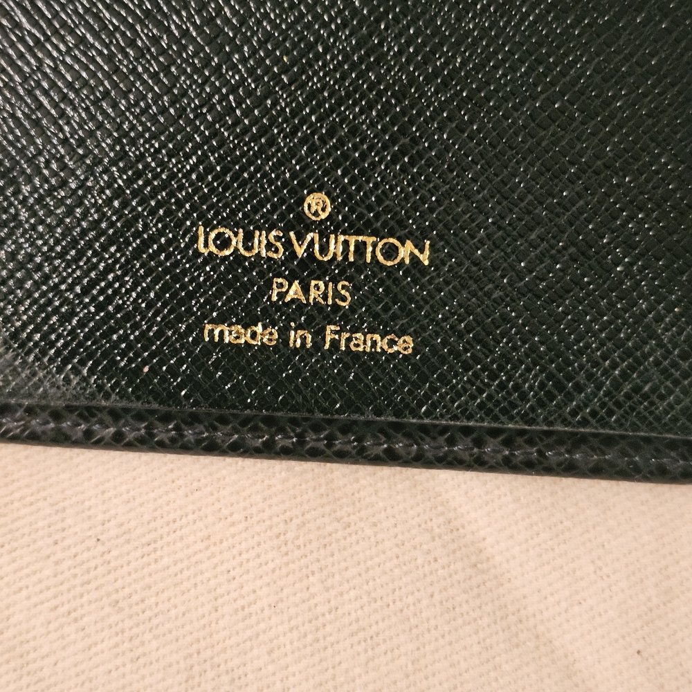 LOUIS VUITTON Taiga Brazza Wallet in dark green - Picture 5 of 9